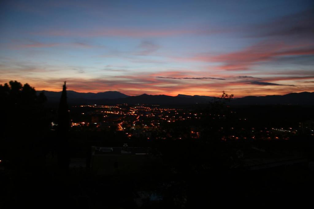 Villa Montjuic Girona Ruang foto